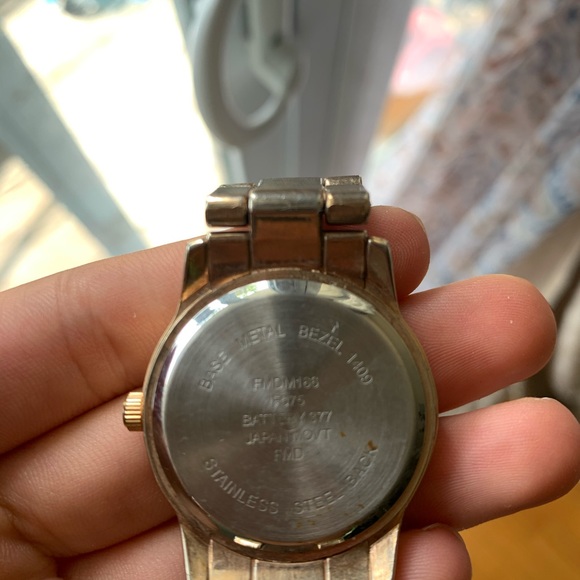 Simple Watch - Picture 2 of 2